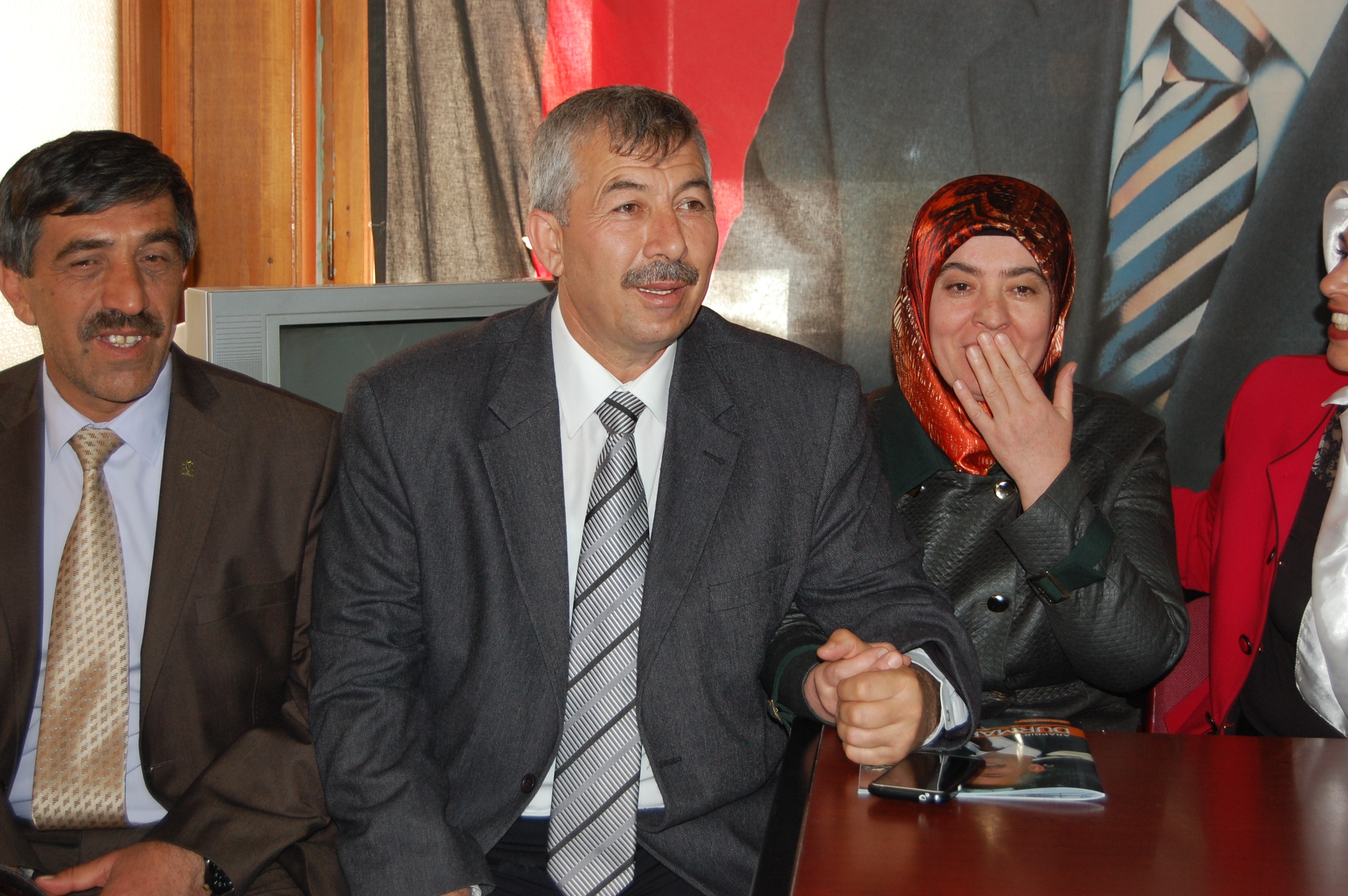 “İstifa edip, eşimin evden kaçtığını bile uydurdular”
