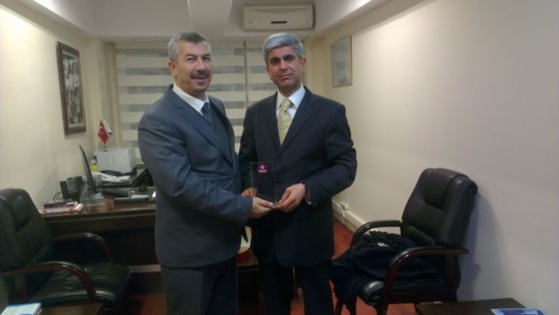 Hikmet Aydın’a  “Hemşehrilik Beratı”