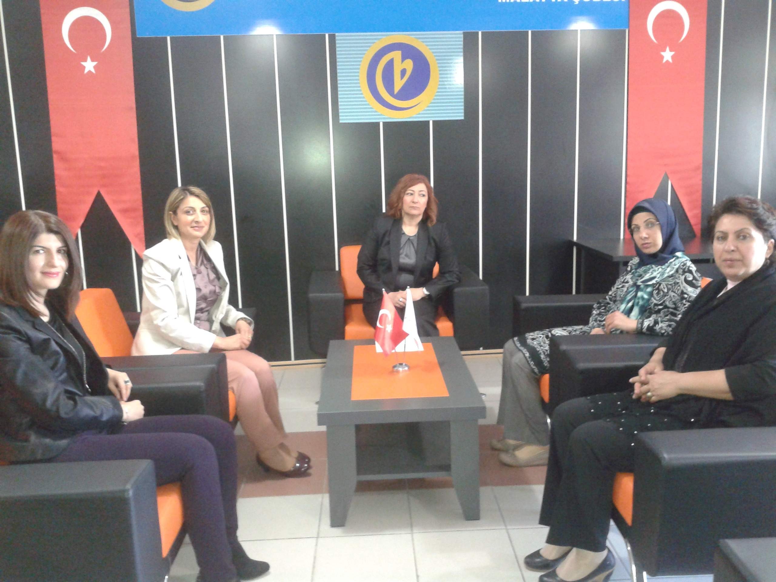 “Anneliğin bedeli AVM’den alınan “pahalı” hediyelerle ölçülemez”