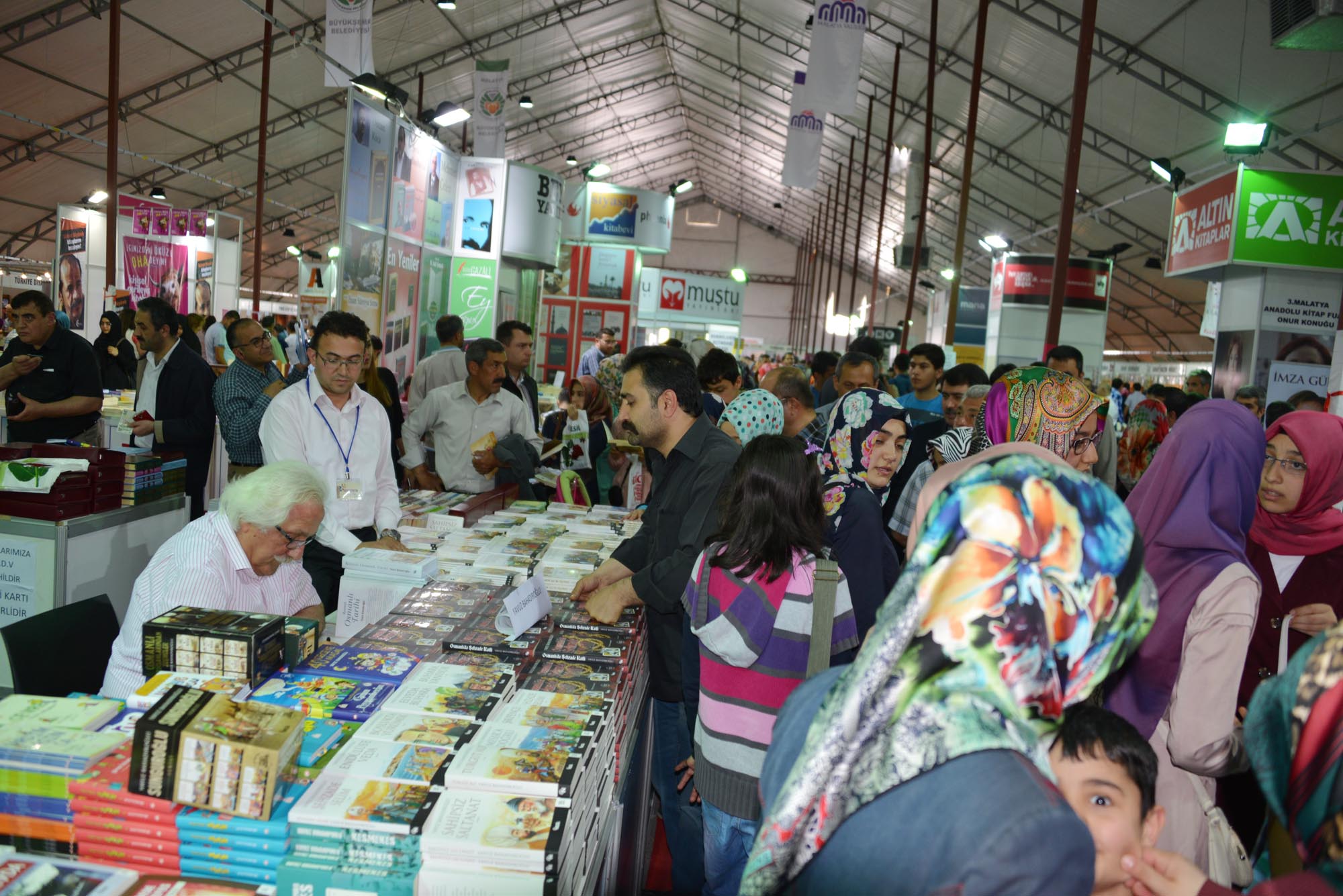 Kitap Fuarı’nı 310. 413 kişi ziyaret etti