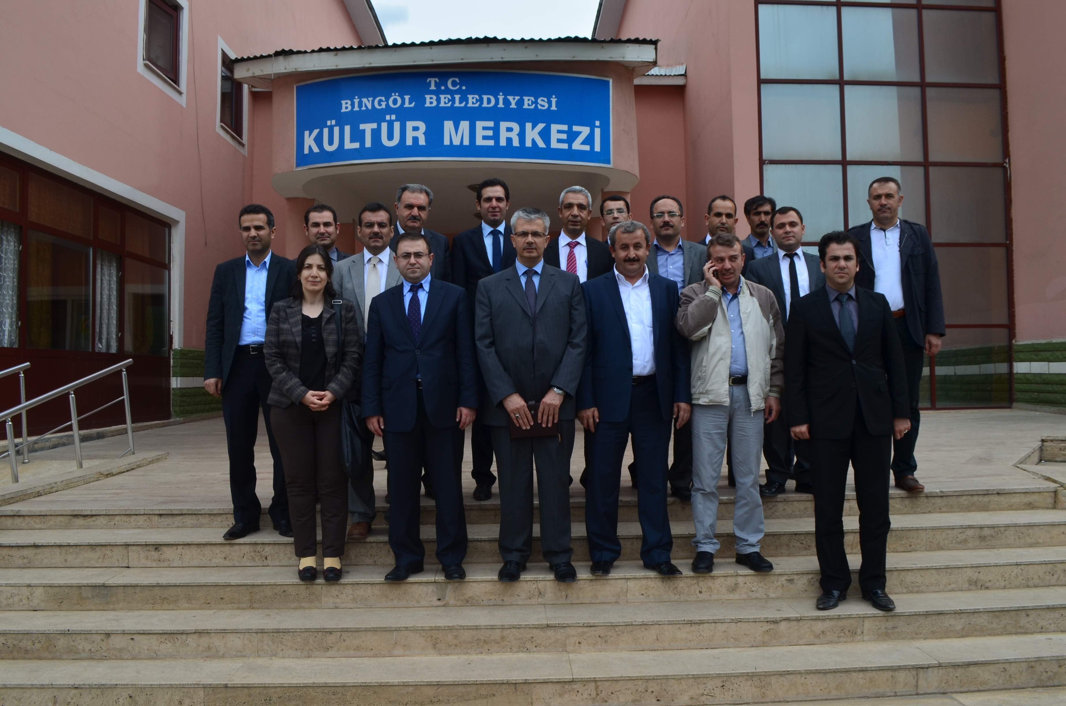 “MADDE KULLANIM YAŞI GİTTİKÇE DÜŞMEKTE”