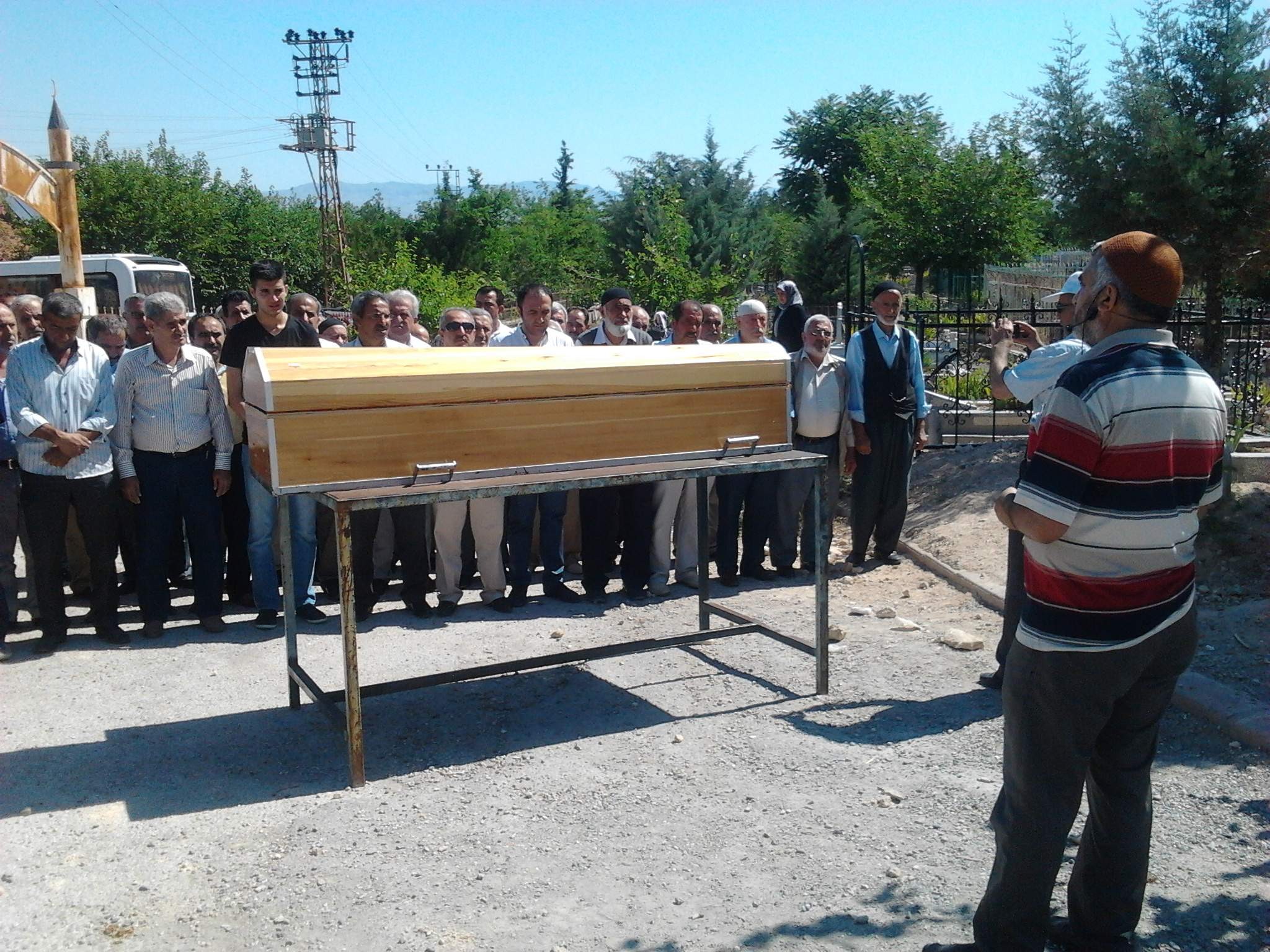 Gazeteci Mustafa Eren’in dayısı toprağa verildi