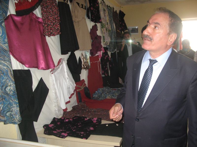 Kıyafet tasarım kursu sergisi açıldı