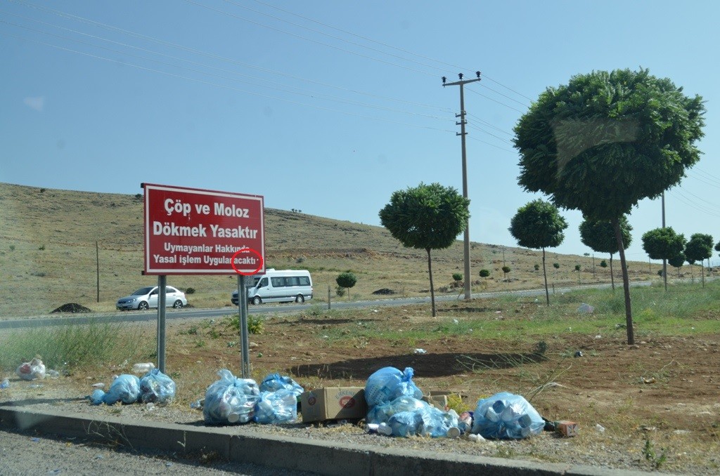 Bunlar otobüslerin bıraktığı çöpler