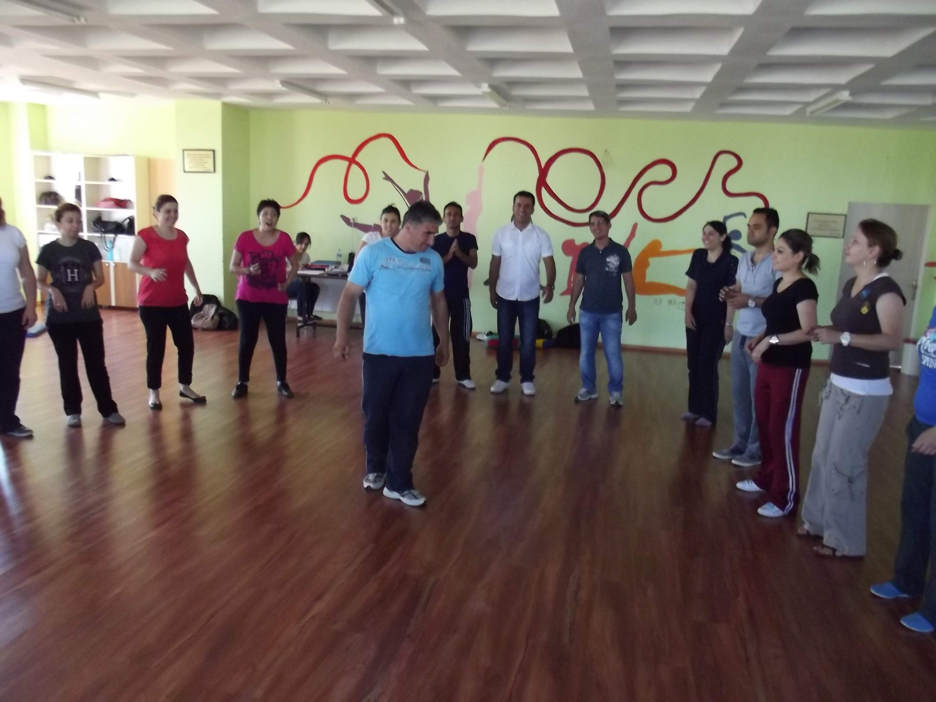 Öğretmenler, yorgunluk stresini drama programı ile attı