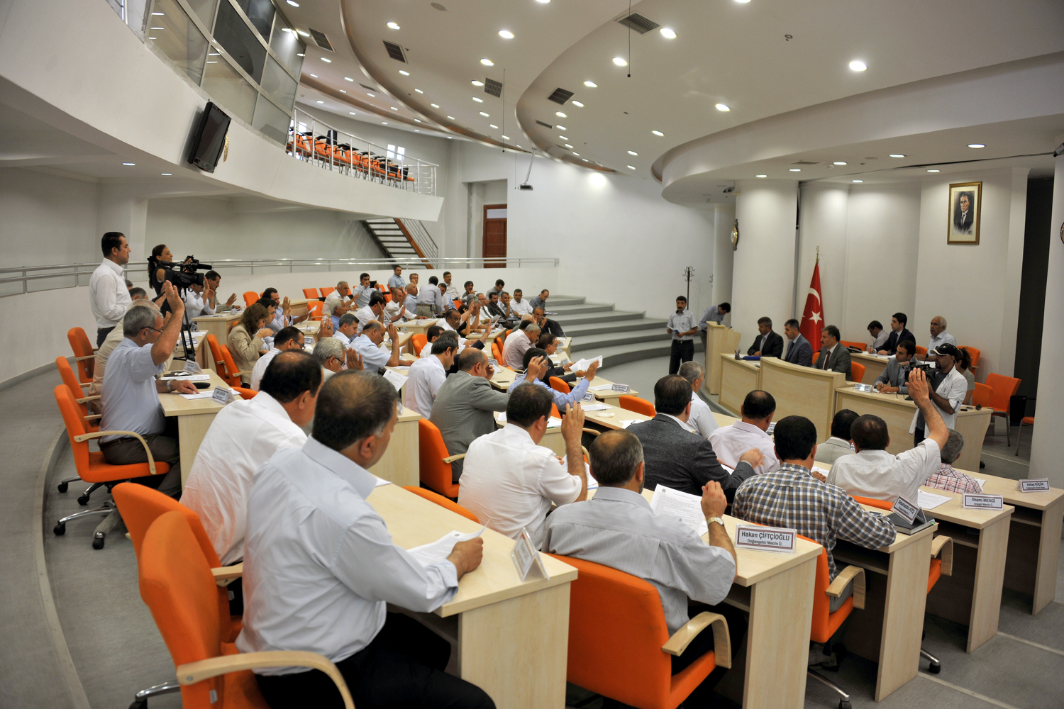 TOPLU TAŞIMA ÜCRETLERİ ARTIRILDI