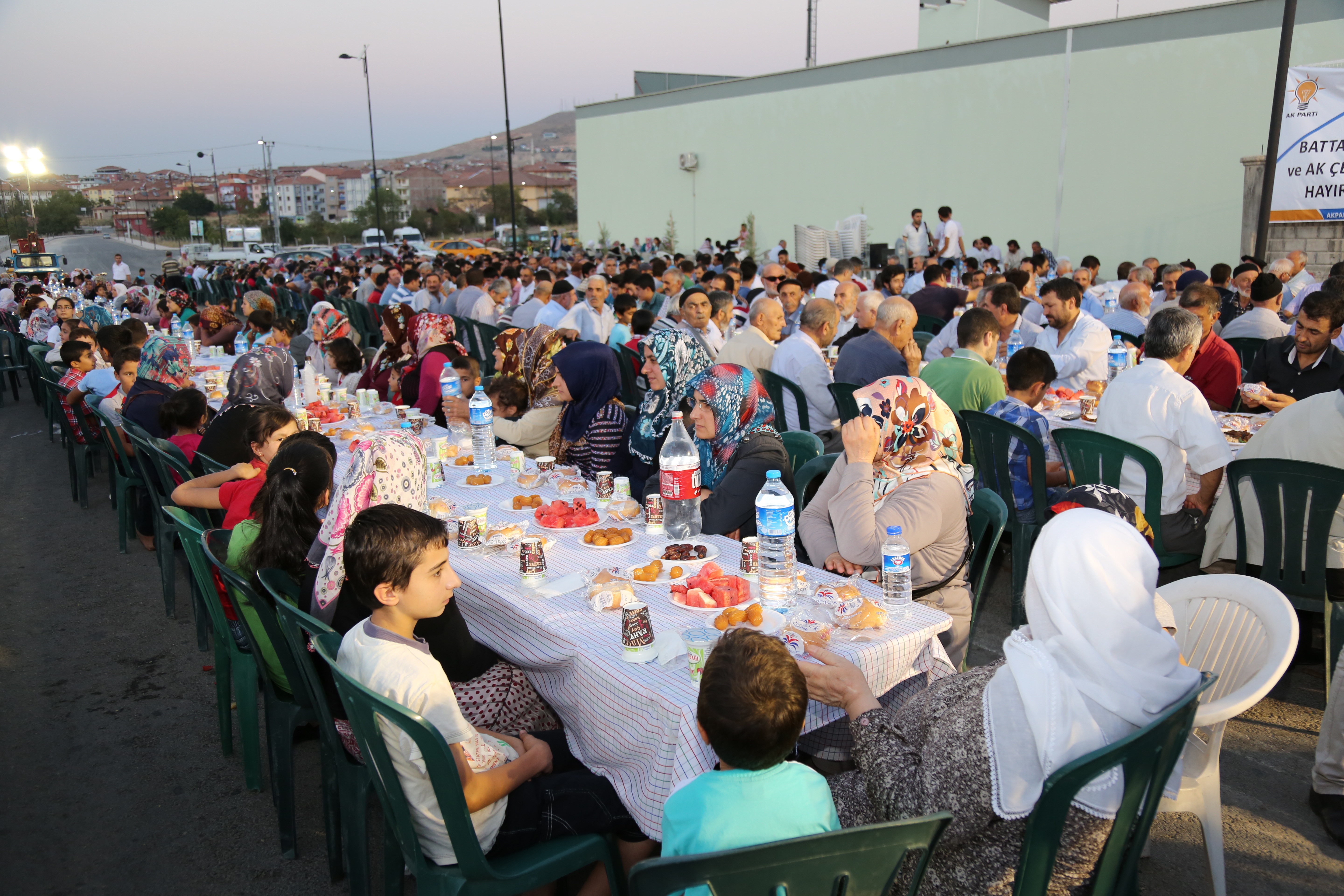 AK PARTİ HEYETİ, ŞEHİT FEVZİ MAHALLESİ’NDE SORUNLARI DİNLEDİ