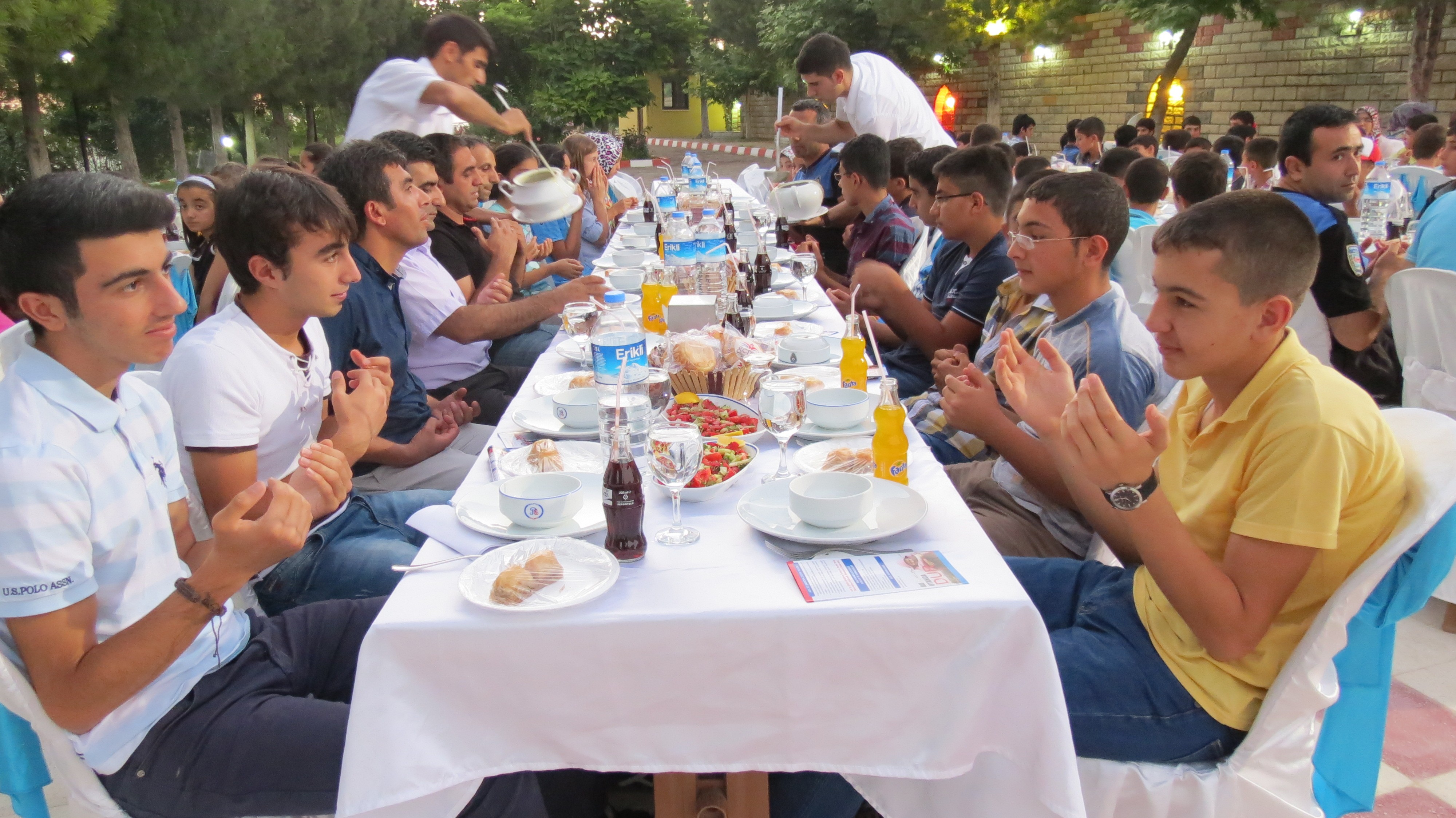 MALATYA EMNİYETİNDEN ÇOCUKLARA İFTAR