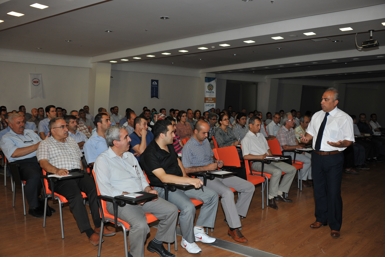 BÜYÜKŞEHİR BELEDİYESİ’NDE HİZMET İÇİ EĞİTİM SEMİNERİ