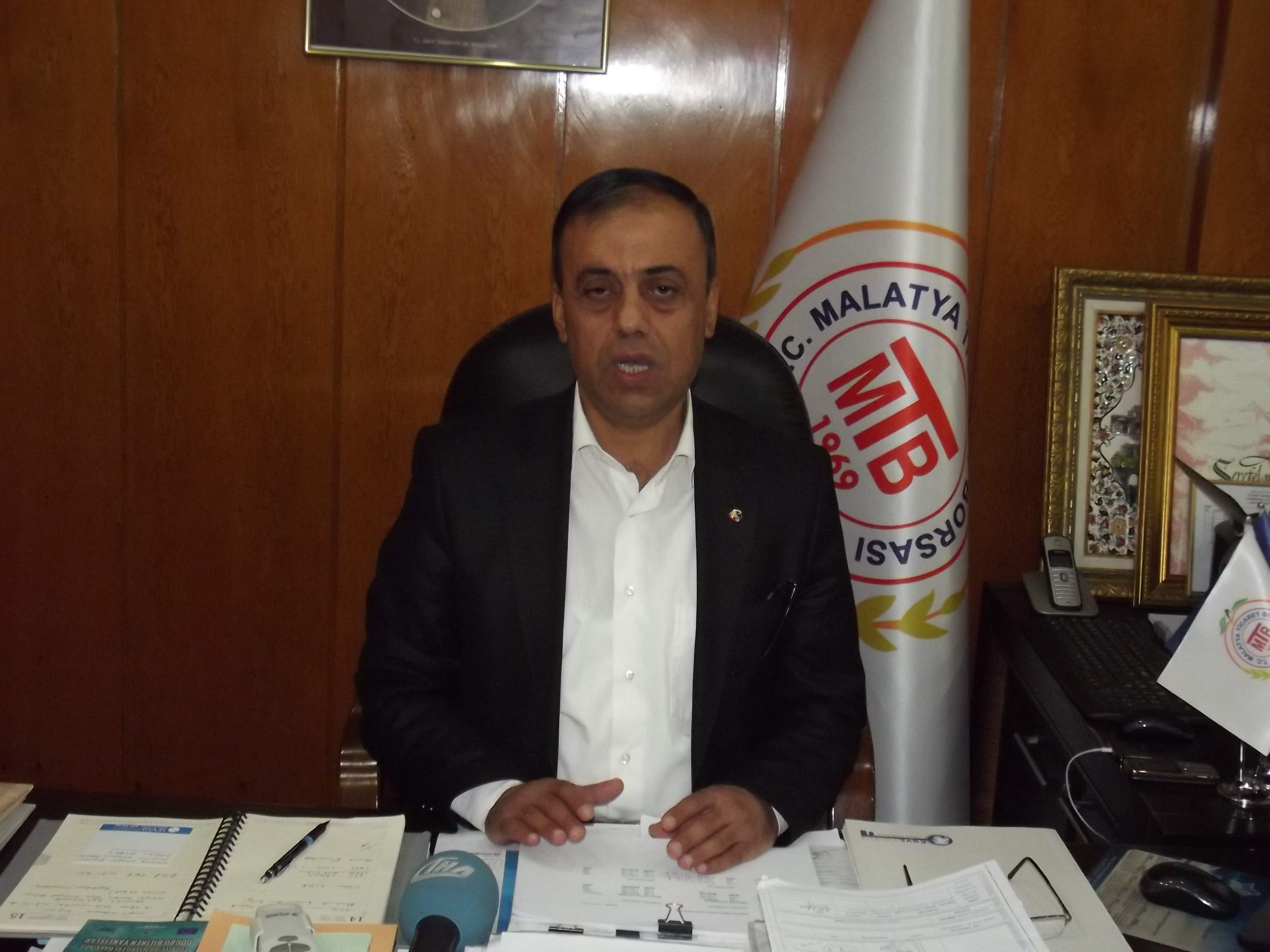 KAYISIDA İHRACAT DÜŞTÜ AMA DÖVİZ GİRDİSİ ARTTI