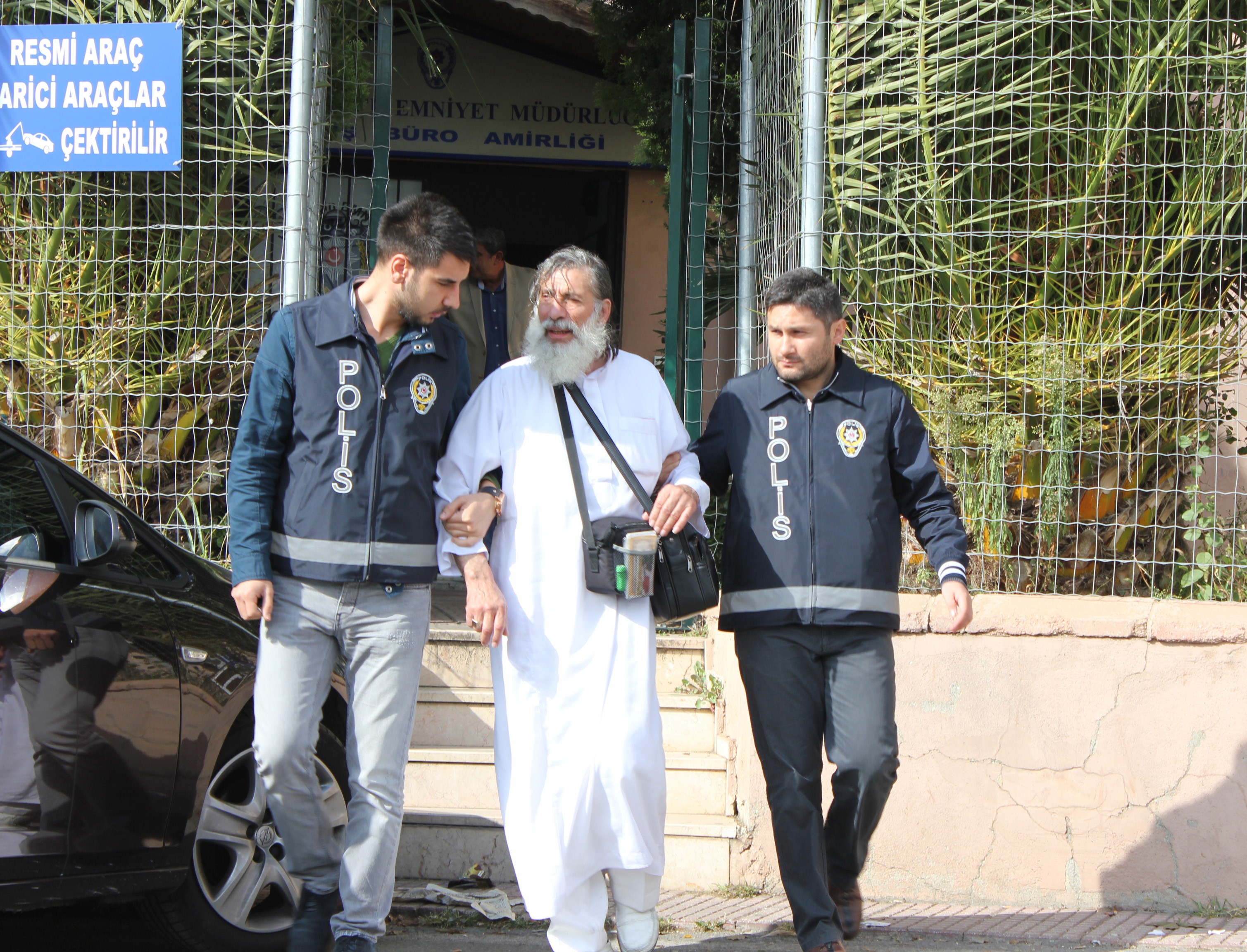SAHTE EVLİYA İSTANBUL’DA YAKAYI ELE VERDİ