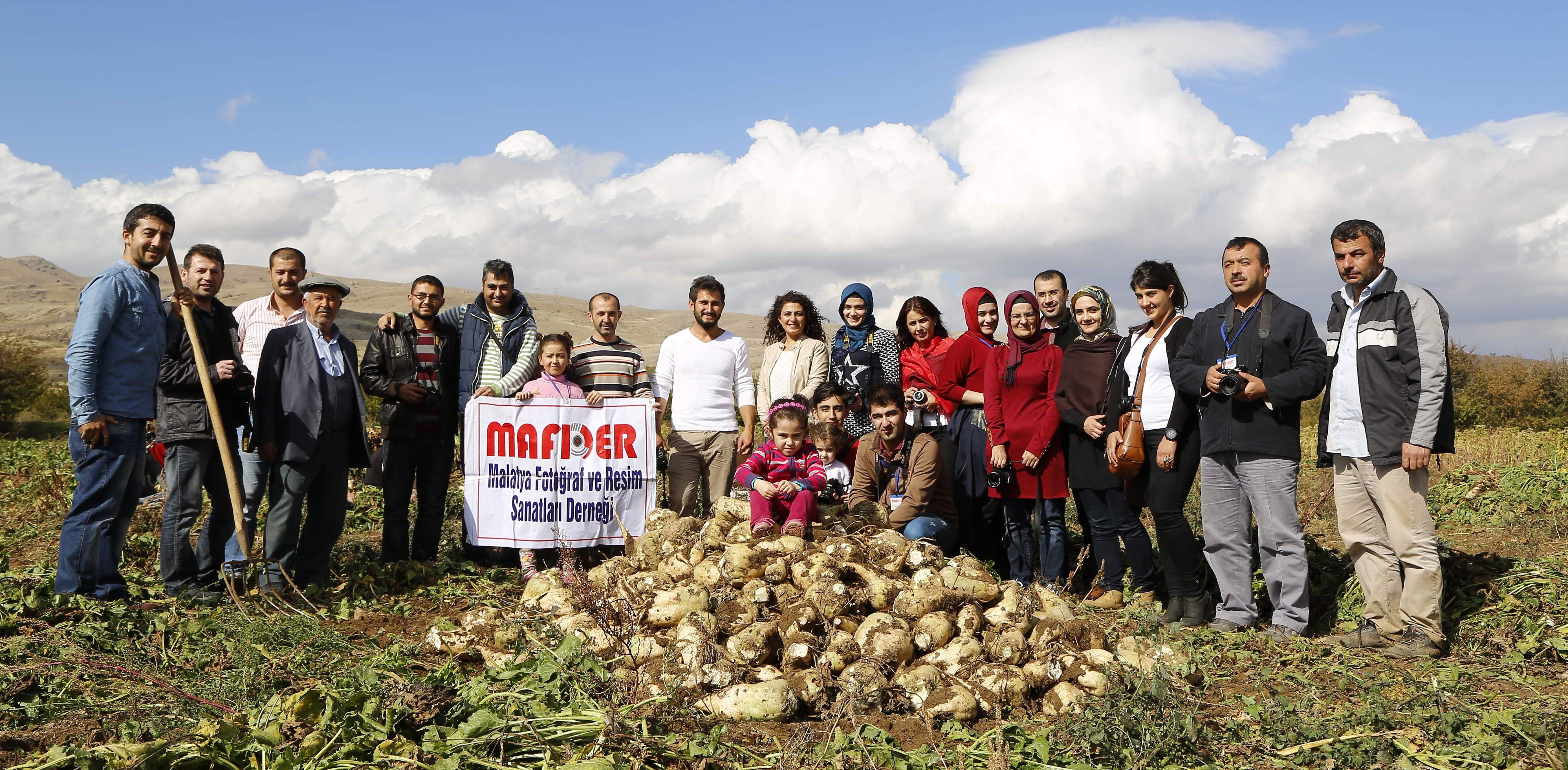 MAFDER ELMA VE PANCAR HASADINI FOTOĞRAFLADI