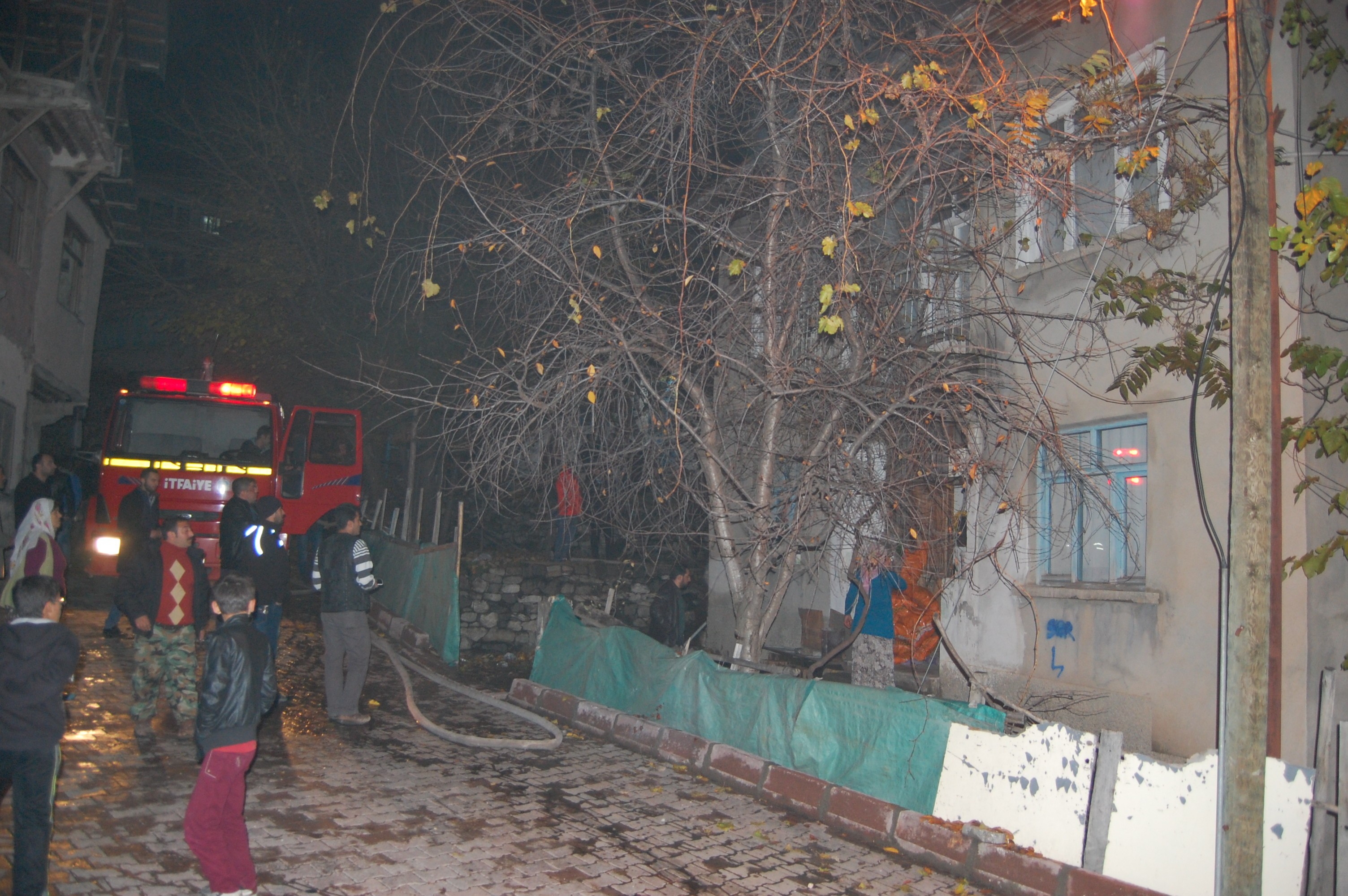 ARAPGİR’DE KORKUTAN YANGIN