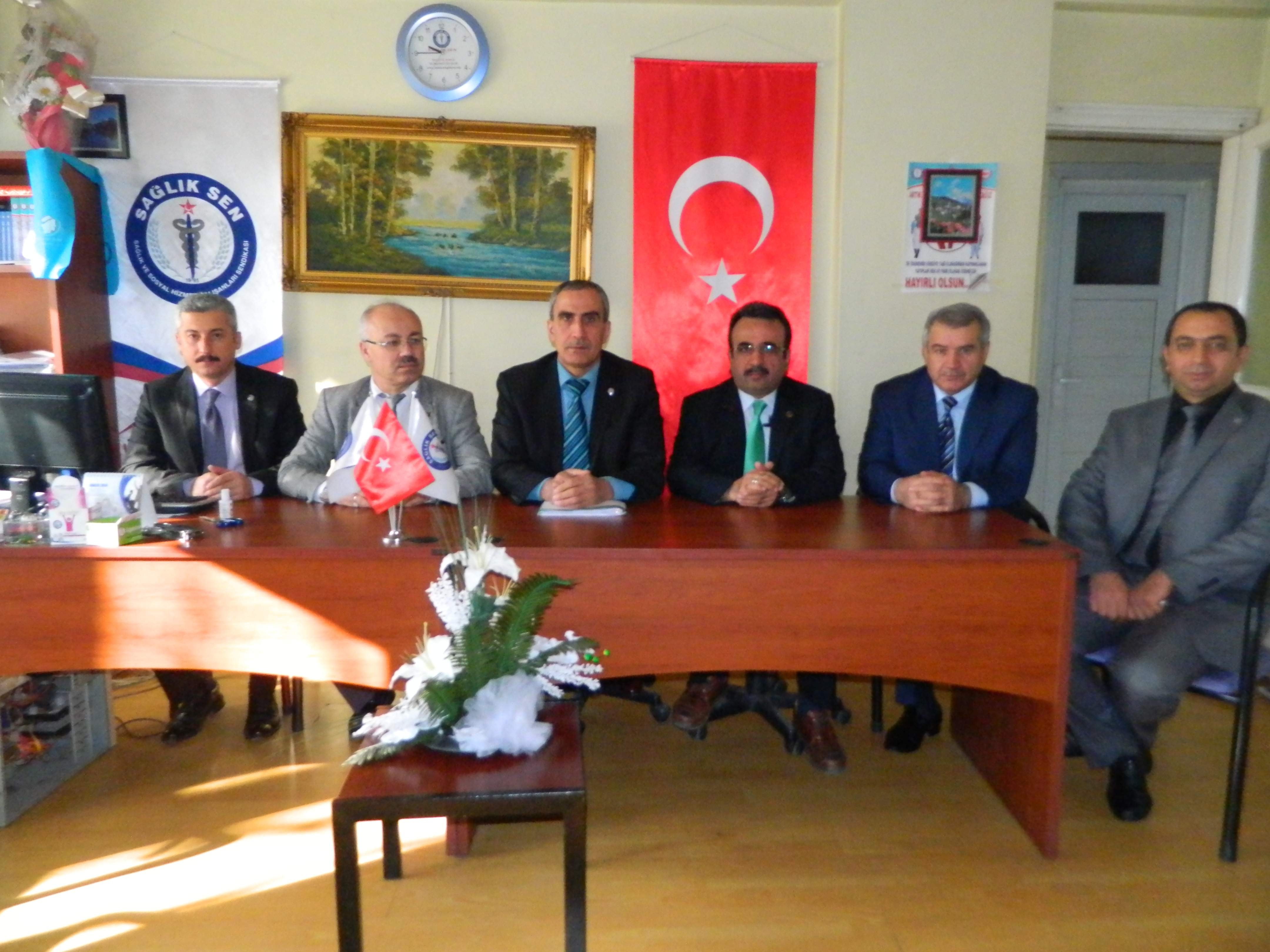 AİLE HEKİMLERİNDEN ACİL NÖBETE TEPKİ