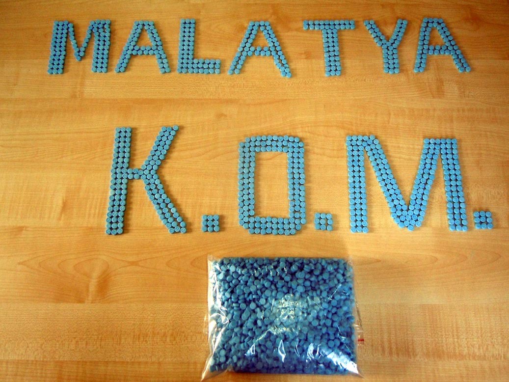 3 BİN 280 ADET ECSTASY HAP ELE GEÇİRİLDİ