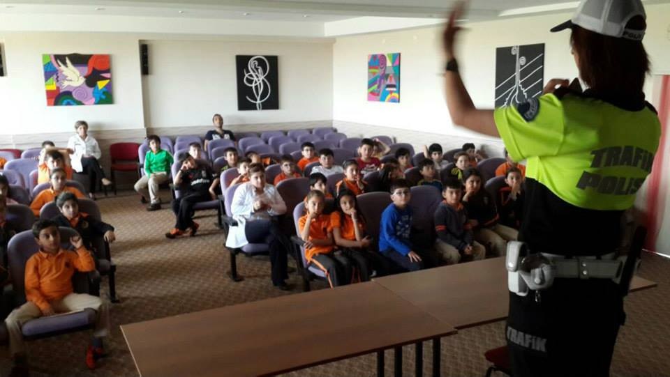 ÖĞRENCİLERE TRAFİK EĞİTİMİ