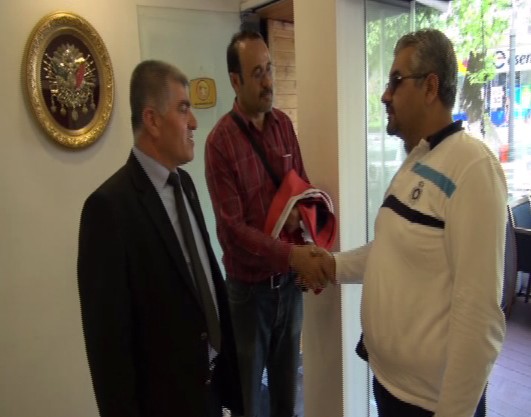 ADD, 19 MAYIS ÖNCESİ BAYRAK DAĞITTI