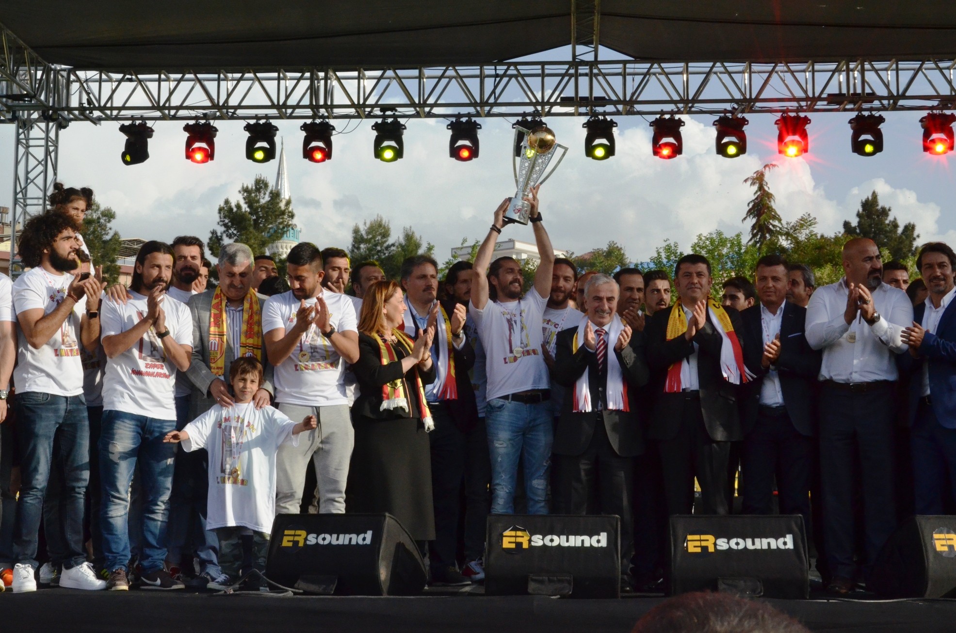 YENİ MALATYASPOR KUPASINI ALDI