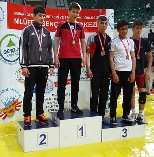 MALATYALI GÜREŞÇİ TÜRKİYE ÜÇÜNCÜSÜ OLDU