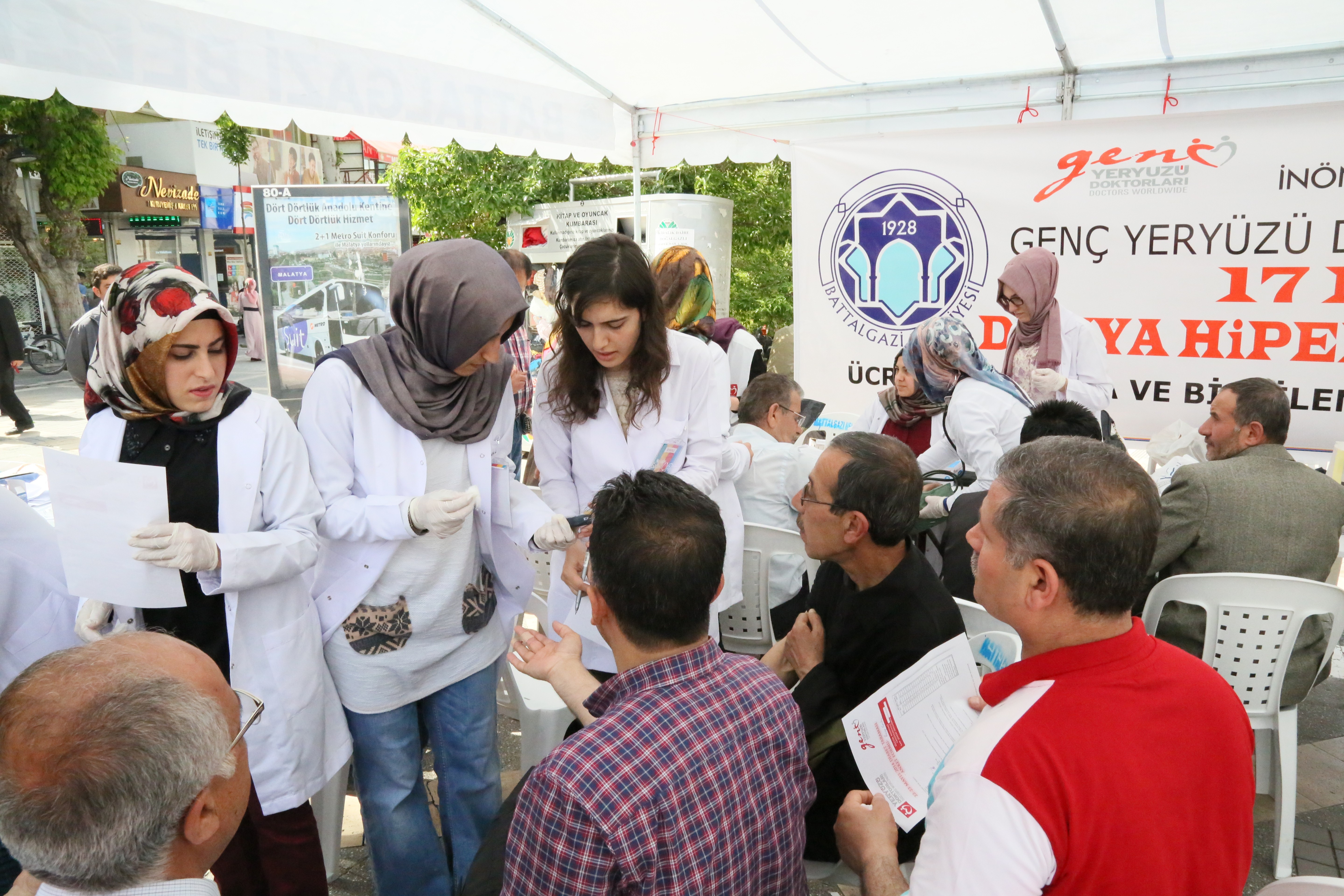 DİYABET VE HİPERTANSİYON TARAMASI YAPILDI