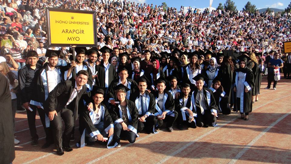 ARAPGİR MYO’DA 200 ÖĞRENCİ MEZUN VERDİ