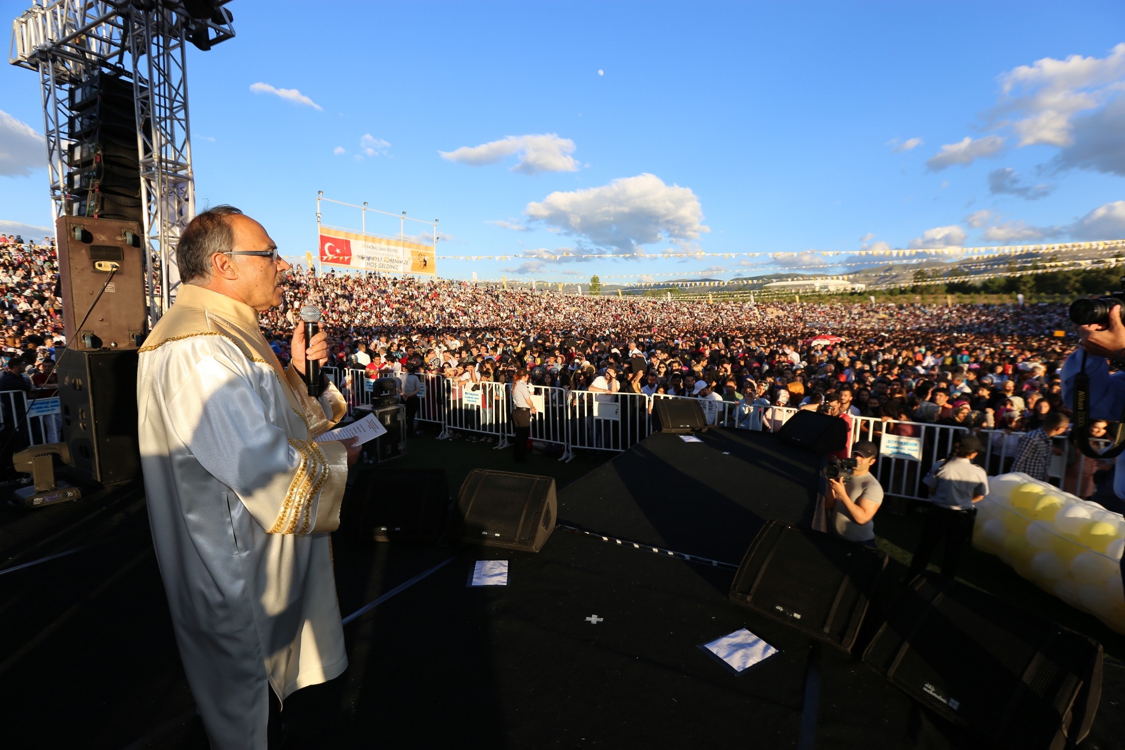 İNÖNÜ ÜNİVERSİTESİ BU YIL 7 BİN 750 MEZUN VERDİ