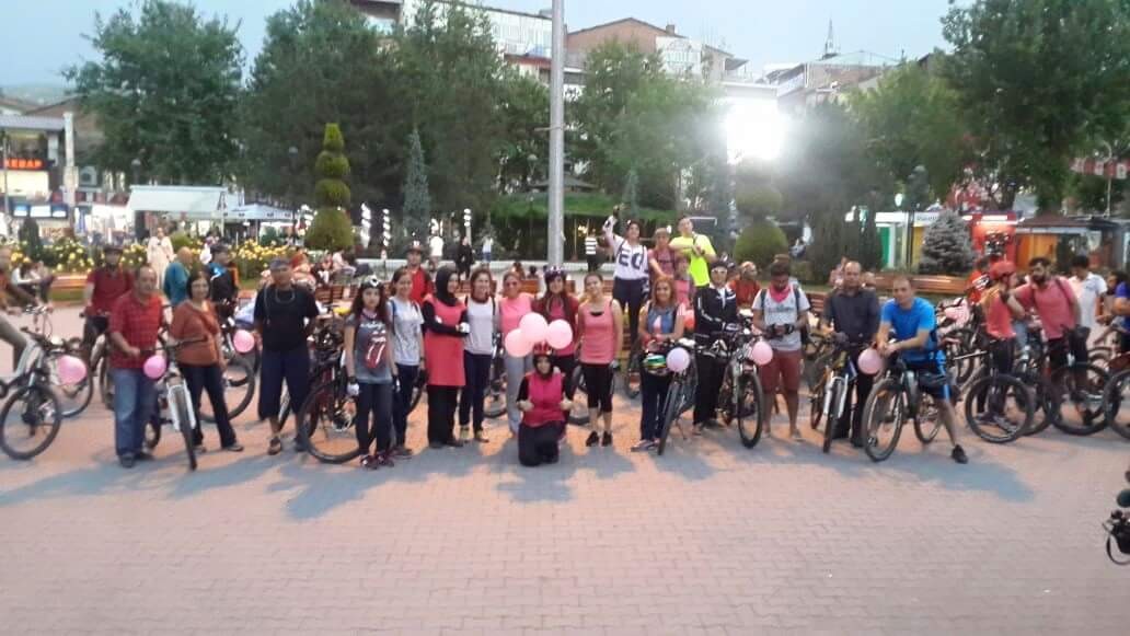 PEMBE BİSİKLET HAREKETİ BÜYÜYOR