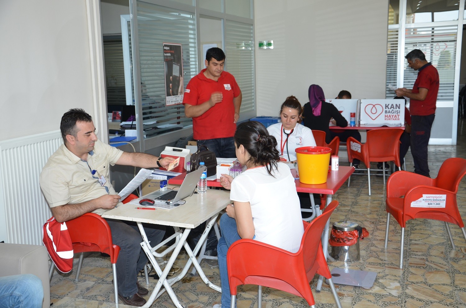 YEŞİLYURT BELEDİYE PERSONELİNDEN KAN BAĞIŞI