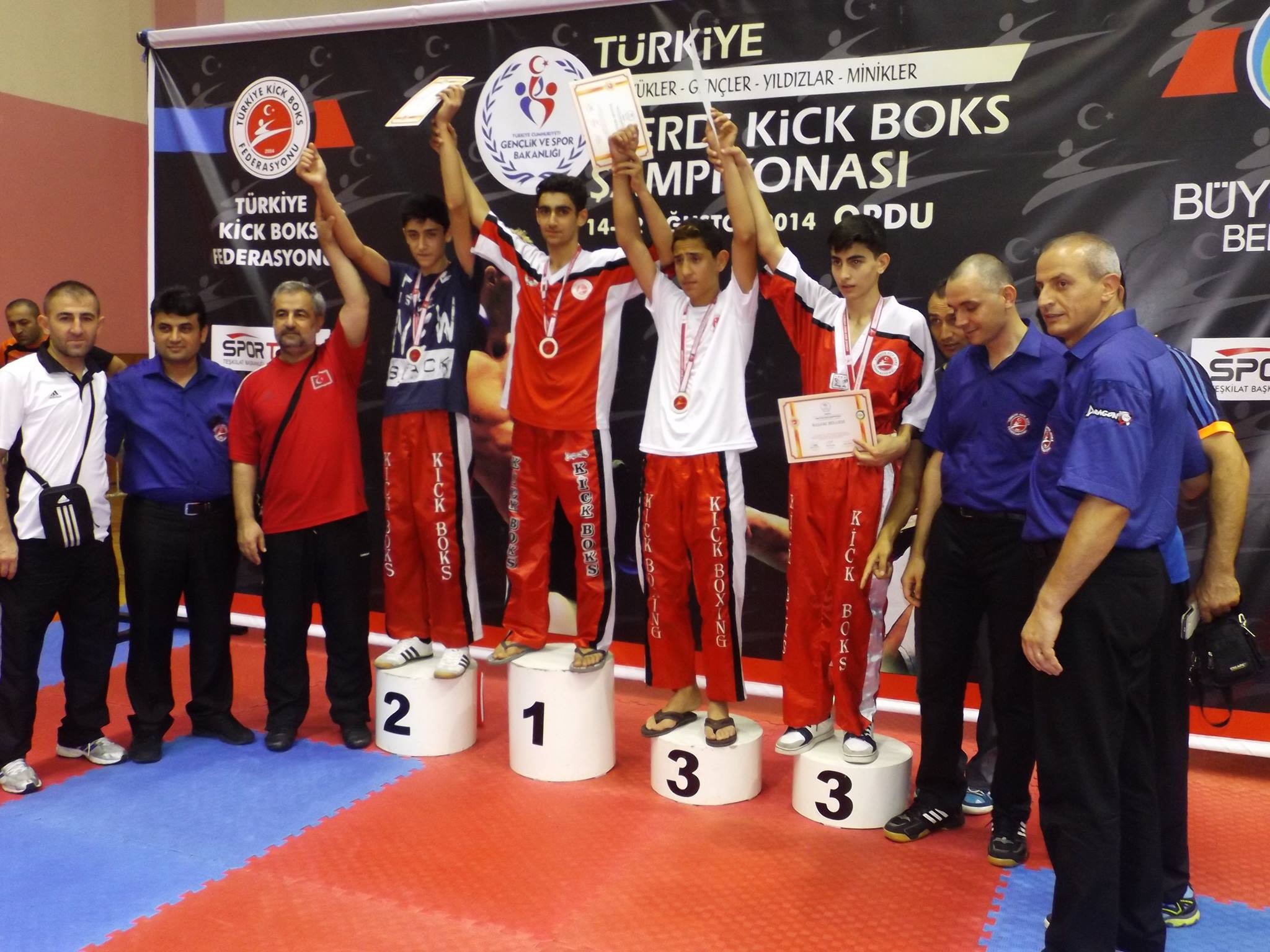 KİCK BOKS’TA BÜYÜK BAŞARI