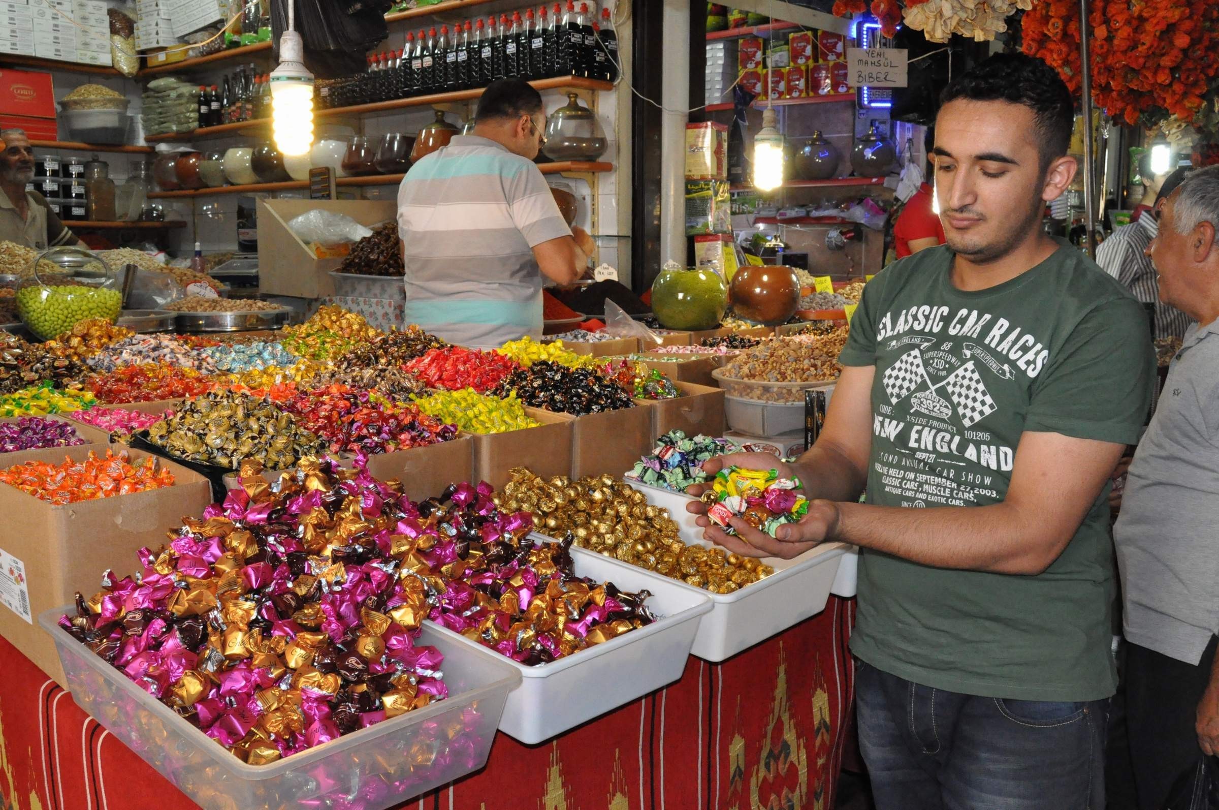 TATLICI VE ŞEKERCİLERDE YOĞUNLUK