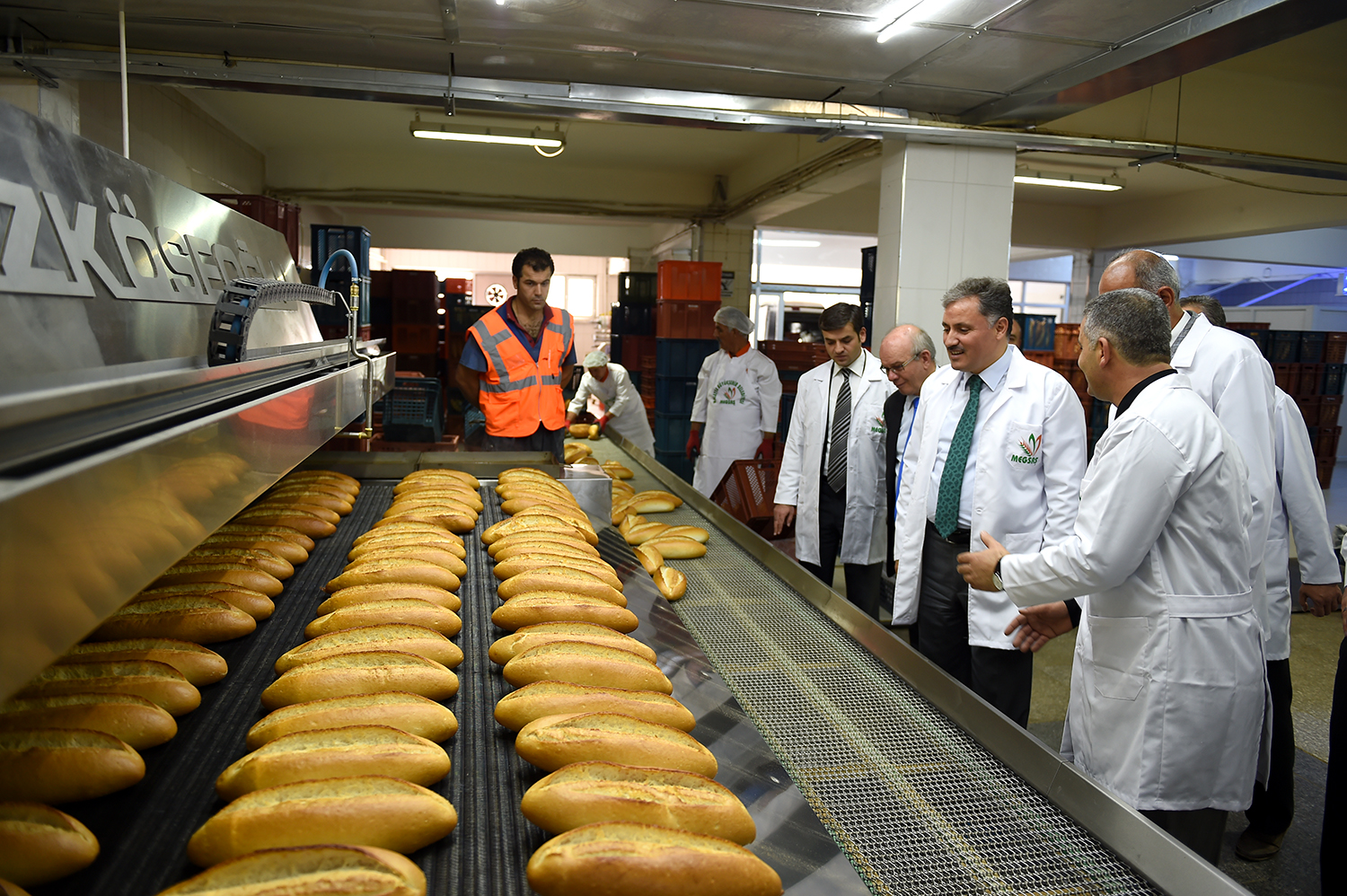 MEGSAŞ’TA İNCELEME YAPAN BAŞKAN ÇAKIR “AMACIMIZ KALİTELİ EKMEK ÜRETMEK”