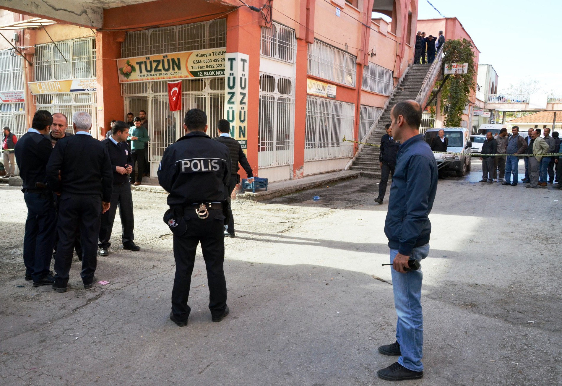 SİLAHLI KAVGADA İKİ AİLE BİRBİRİNE GİRDİ