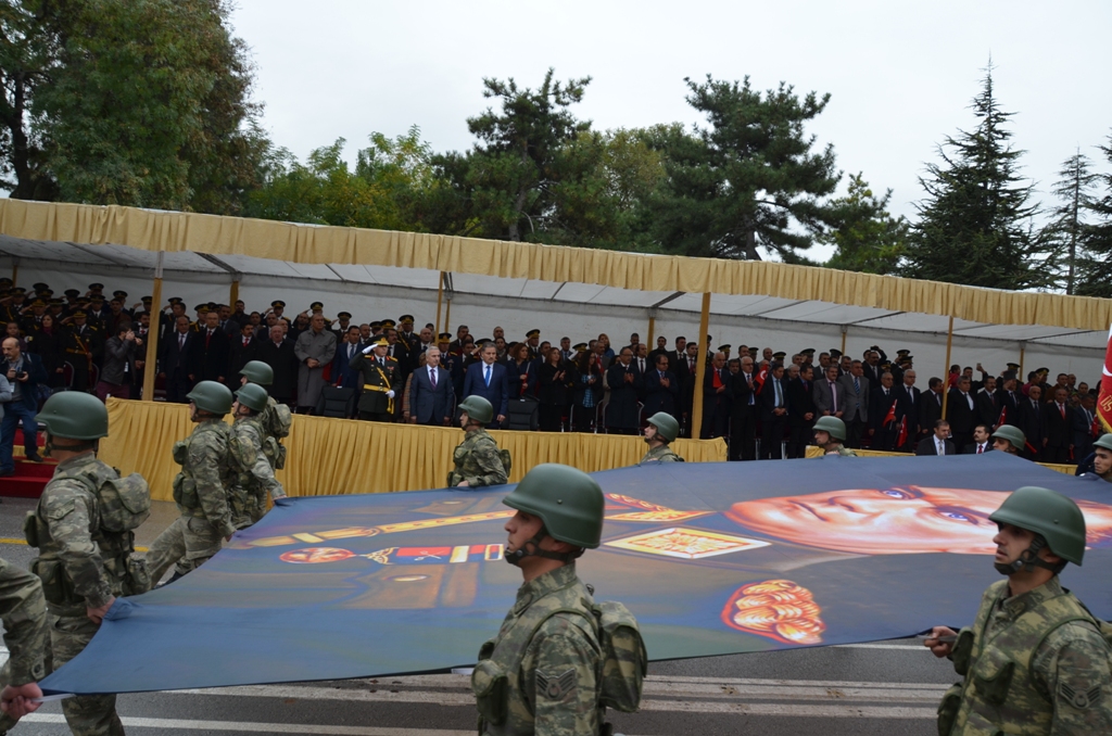 CUMHURİYETİN 92. YILI TÖRENLERLE KUTLANDI