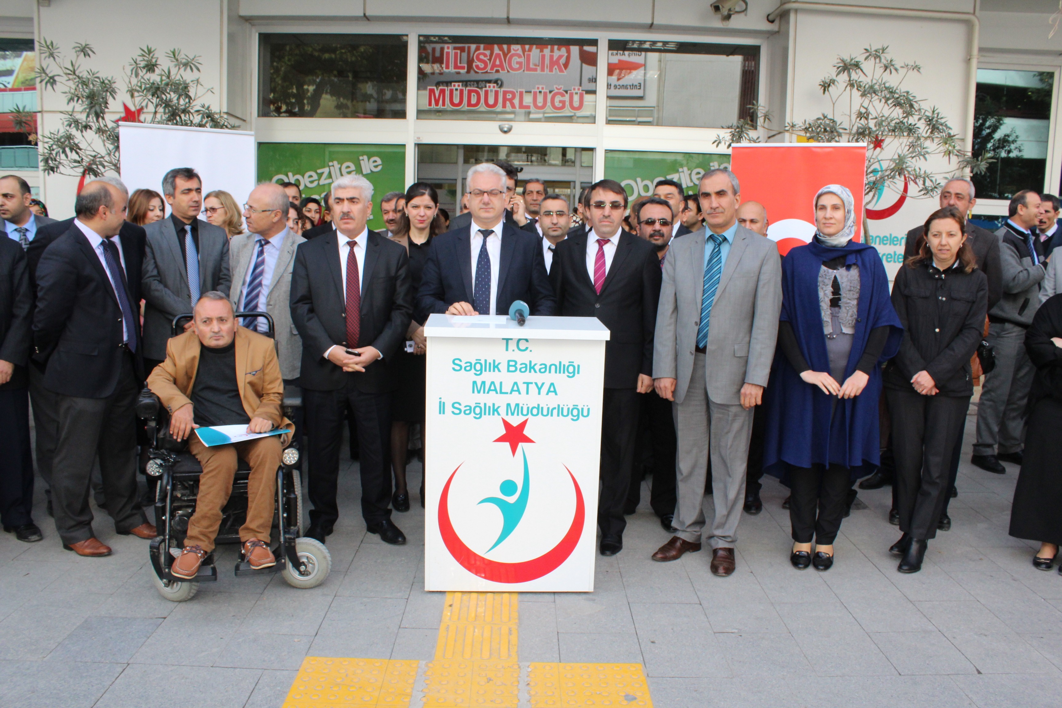 SAĞLIK ÇALIŞANLARINDAN TERÖRE TEPKİ!