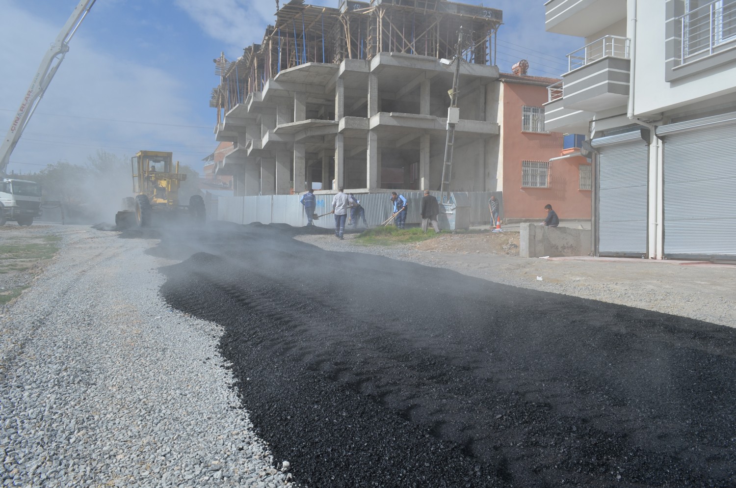 İKİ MAHALLEDE ASFALT ÇALIŞMASI YAPILDI