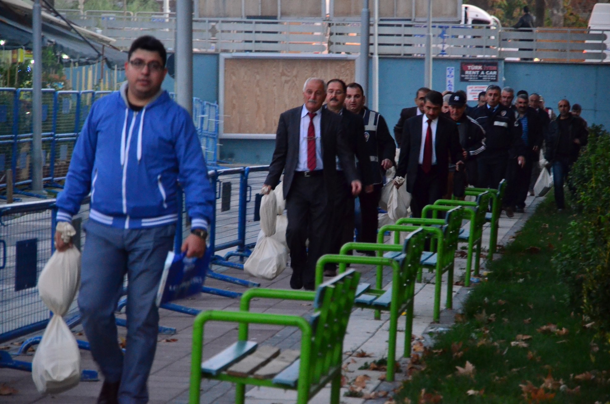 OY SAYIMI SAAT 16’DA BAŞLADI