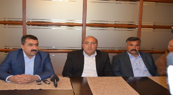 SEBZECİLER MEYVECİLER SEYYAR PAZARCILAR FEDERASYONU GENEL BAŞKANI KARACA MALATYA ESNAFIYLA BİR ARAYA GELDİ