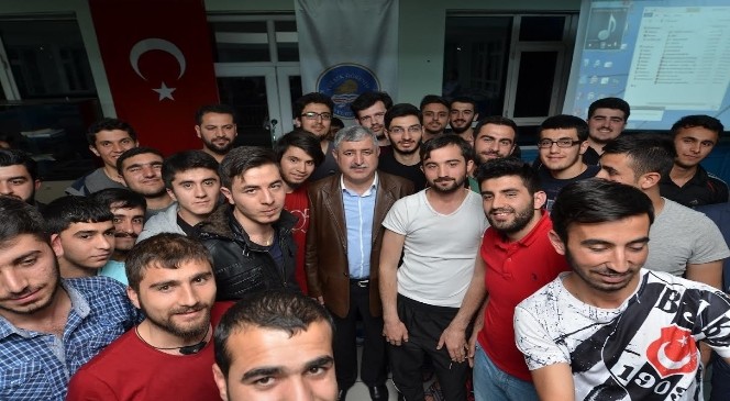 POLAT ÖĞRENCİLERLE BİR ARAYA GELDİ