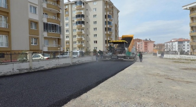 YEŞİLYURT BELEDİYESİ 2016 YILI ASFALT SEZONUNU AÇTI