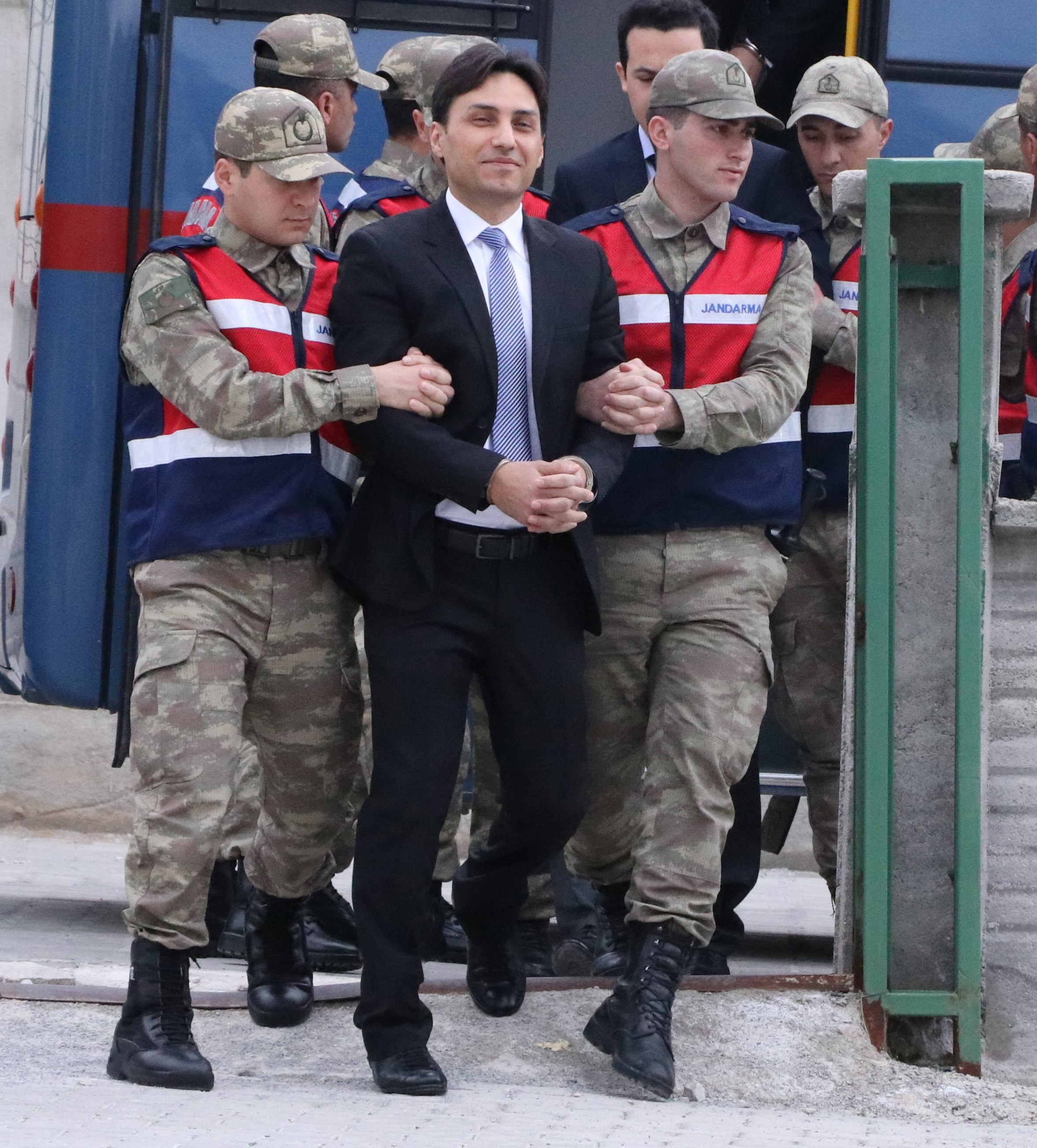 DARBE GECESİ KALDIRILMAK İSTENEN SAVAŞ UÇAKLARININ PİLOTLARI SAVUNMA YAPTI