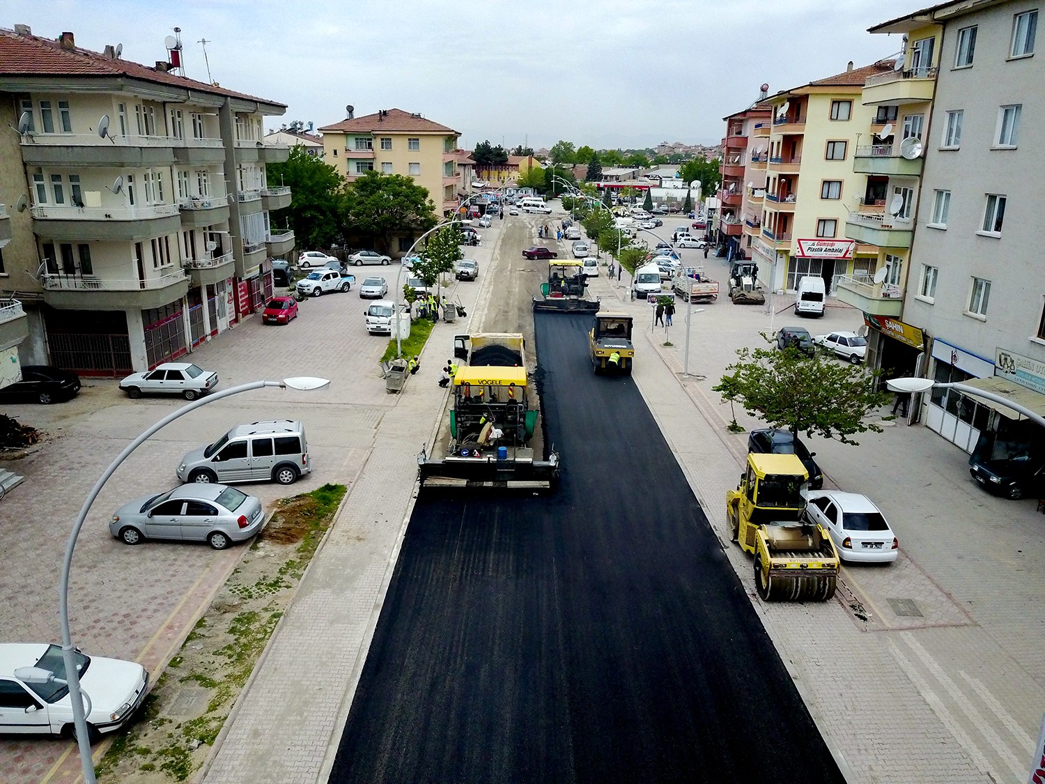 BÜYÜKŞEHİR BELEDİYESİ 2.3 KİLOMETRELİK ASFALT ÇALIŞMASI YAPTI