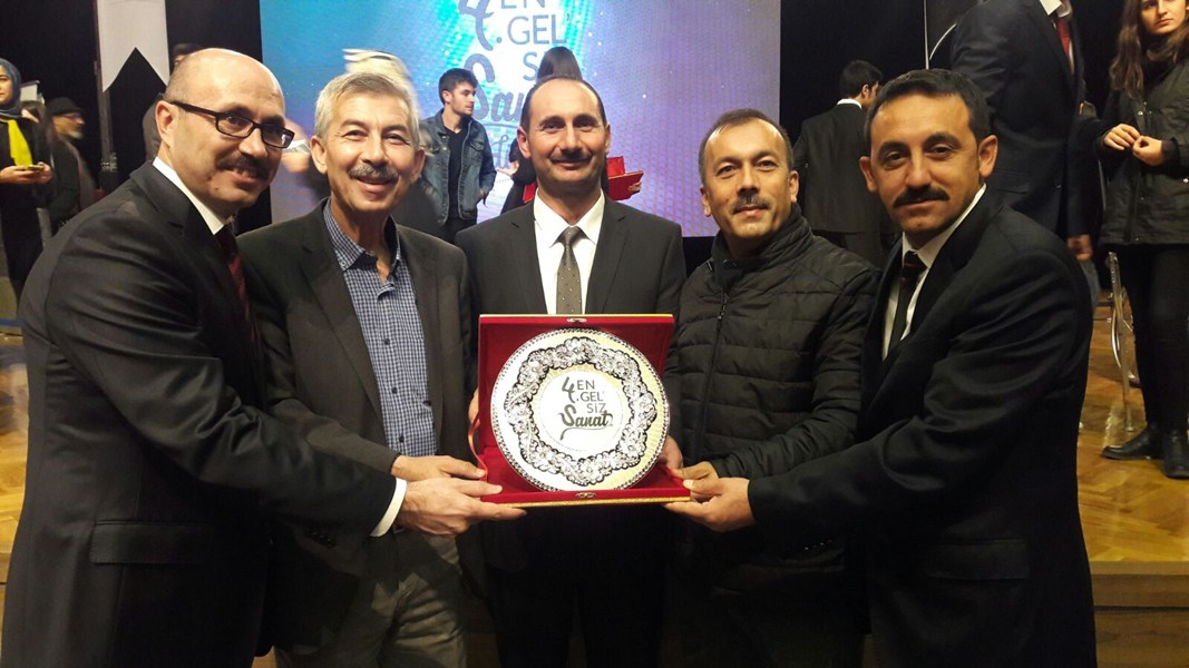 BAŞKAN CÖMERTOĞLU’NA “ENGELSİZ SANAT” ÖDÜLÜ