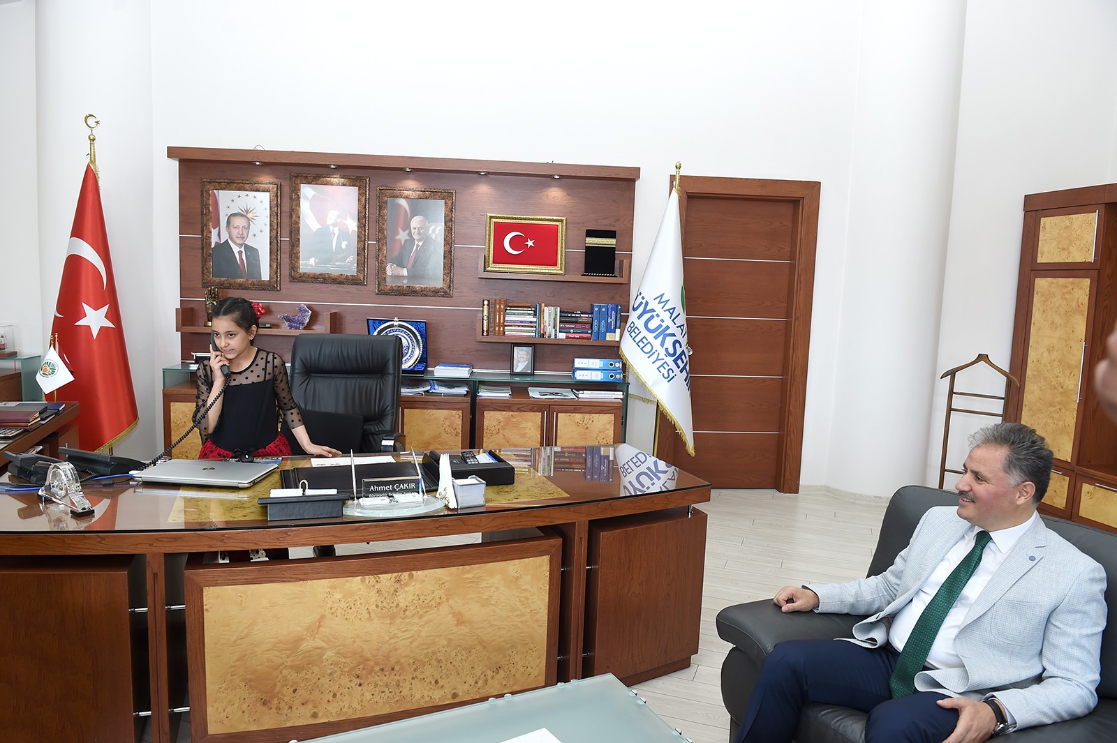 BELEDİYE BAŞKANI ÇAKIR KOLTUĞUNU KEVSER BUCAK’A DEVRETTİ