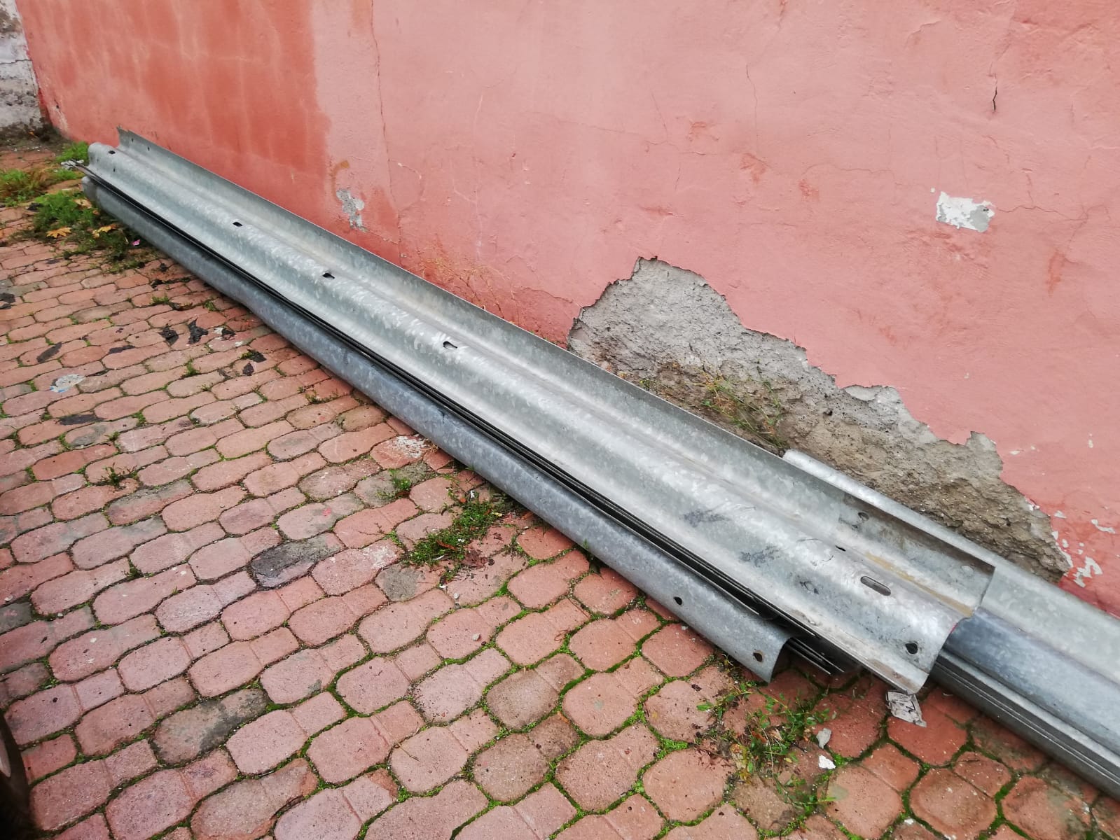 BARİYERLERİ SÖKEN ŞAHIS SUÇÜSTÜ YAKALANDI