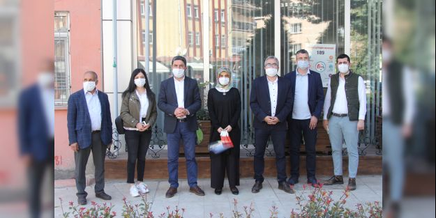 CHP’DEN ECZACI, BERBER VE KUAFÖRLERE SİPERLİK