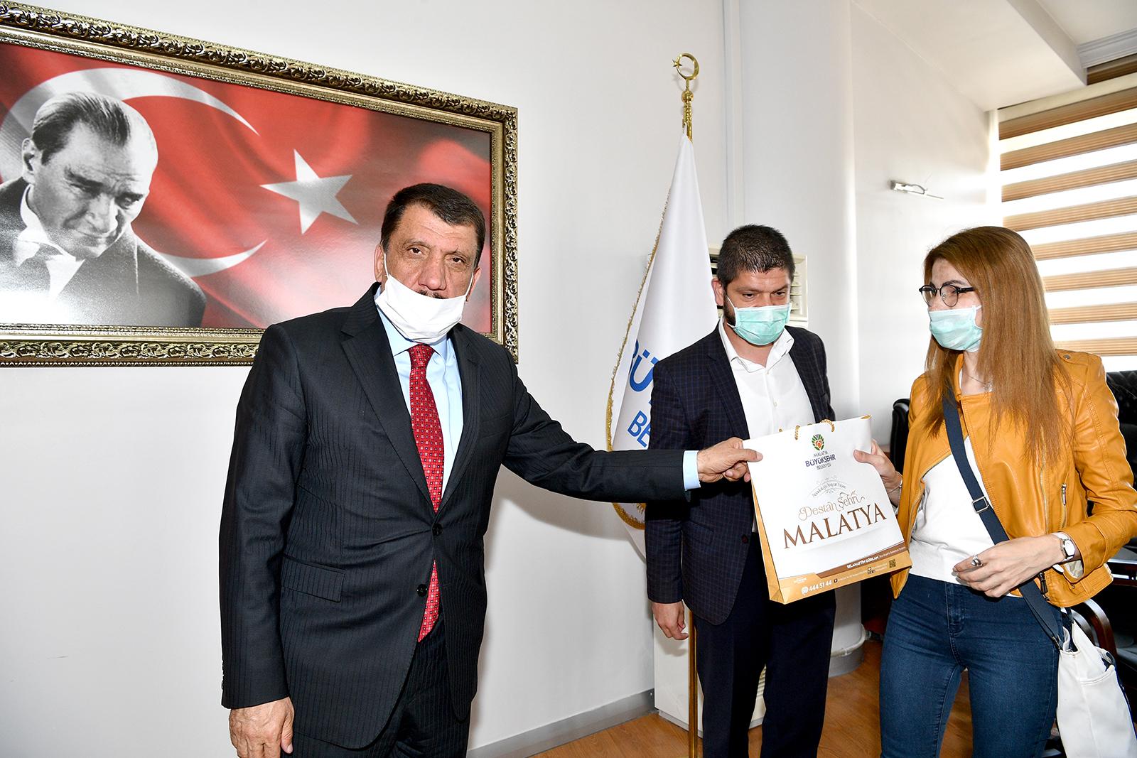 GÜRKAN: SEVGİ ENGELİNİ YİTİRMEYELİM