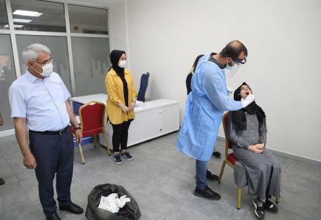 RİSK ALTINDAKİ BELEDİYE PERSONELİNE KORONA TESTİ