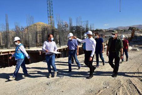 VALİ BARUŞ DEPREM KONUTLARINI İNCELEDİ
