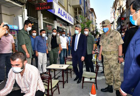 VALİ BARUŞ, “VAKA SAYISI ARTIYOR, SAĞLIK GÖREVLİLERİMİZ ZORLANIYOR”