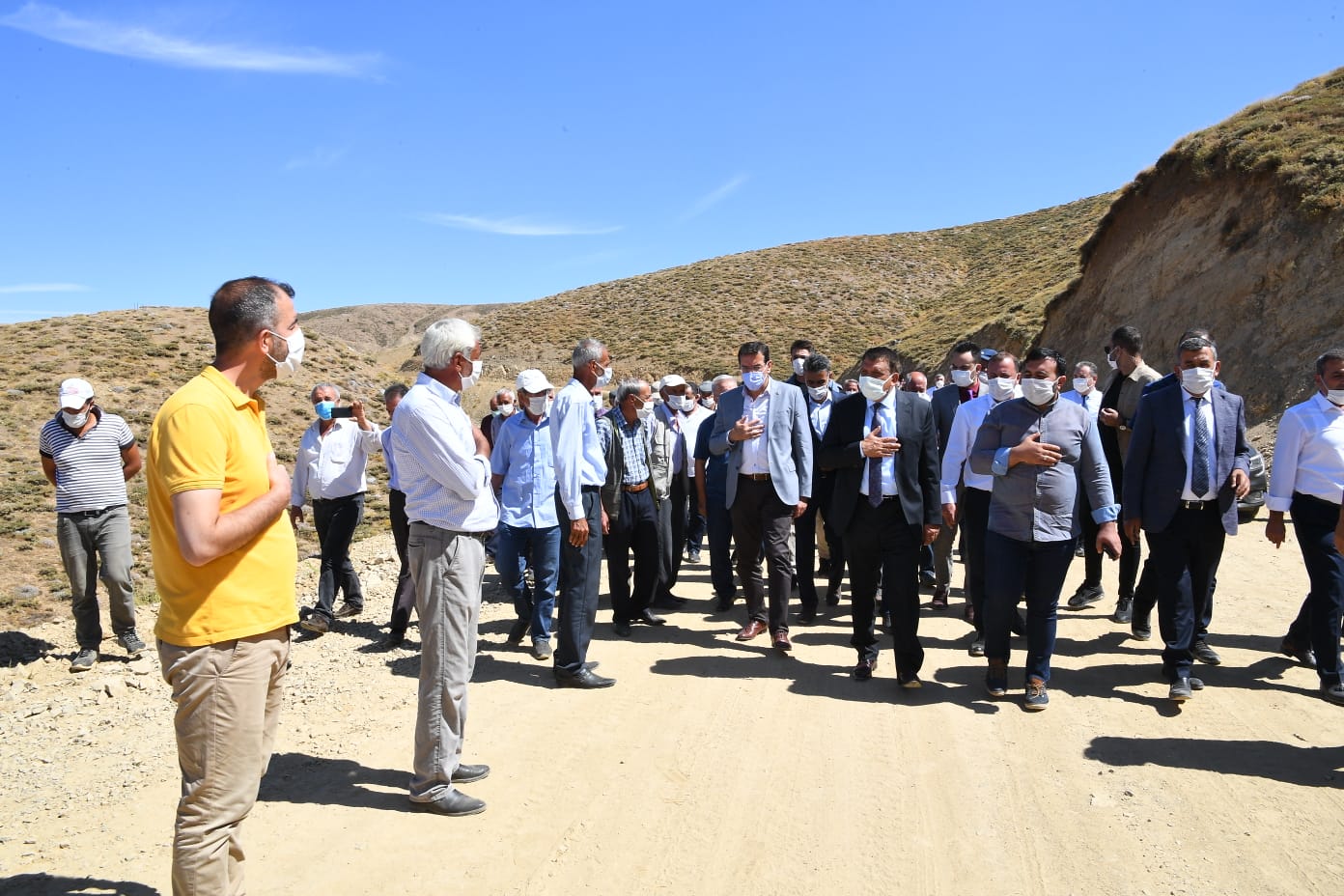 13 İLÇEDE 2 BİN 353 KİLOMETRE YOL ÇALIŞMASI YAPILDI
